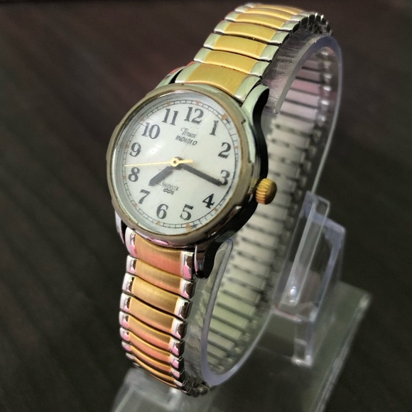 Women’s Timex Indiglo Watch Two Tone Gold & Silver (New Battery) Silver Face - Picture 3 of 8
